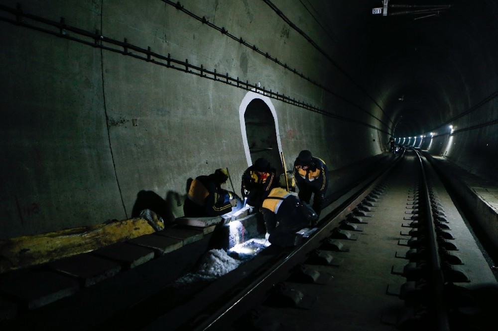 金门铁路运营隧道病害现状